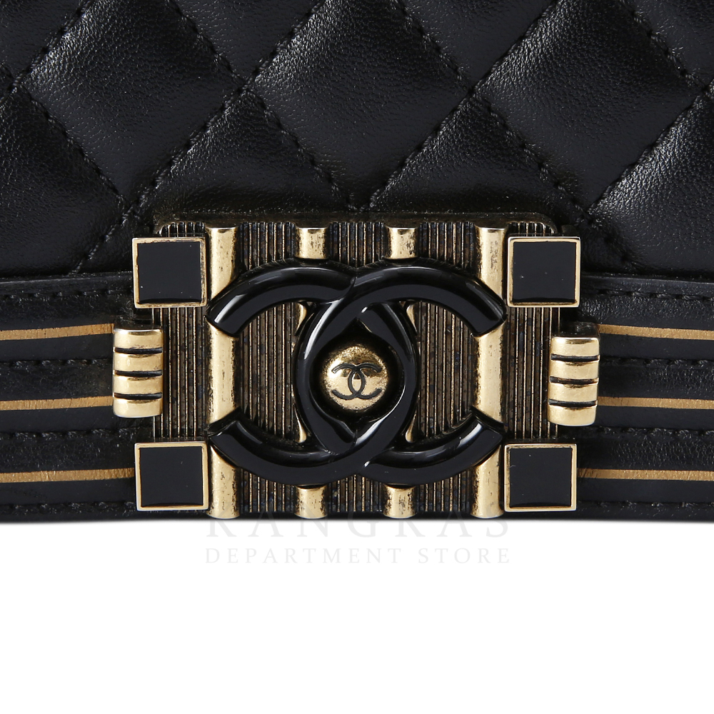 CHANEL(USED)샤넬  시즌 보이백
