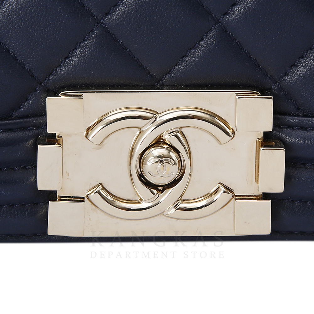 CHANEL(USED)샤넬 보이샤넬 미듐 램스킨