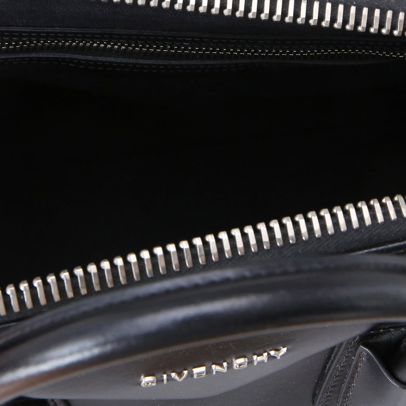 GIVENCHY(USED)지방시 안티고나 미듐