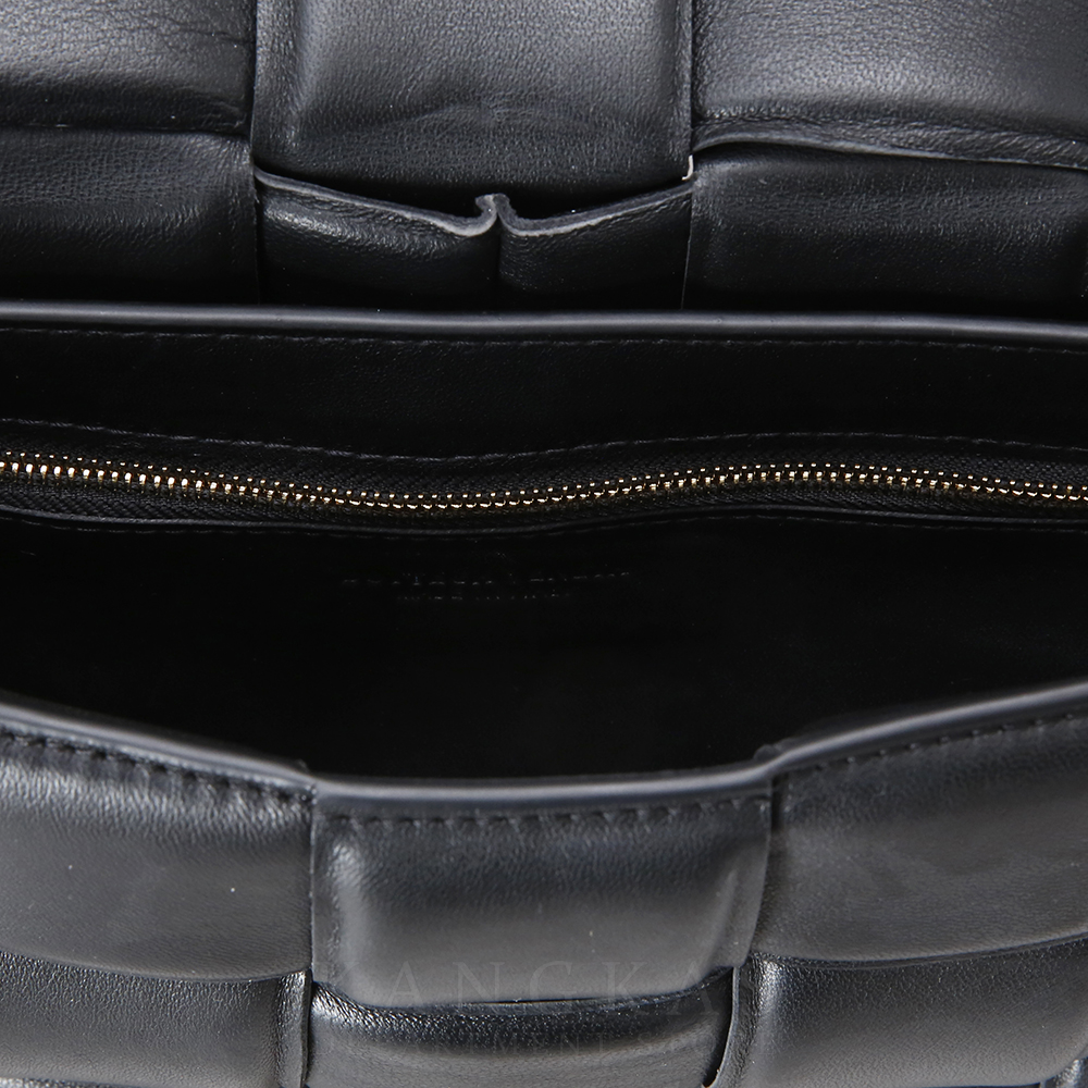 BOTTEGA VENETA(USED) 보테가베네타 패딩 카세트백