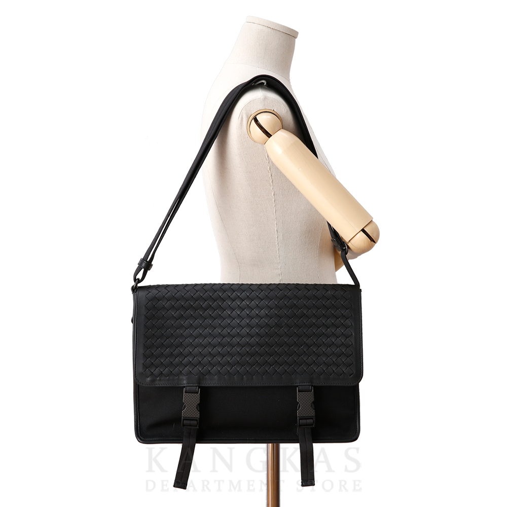 BOTTEGA VENETA(USED)보테가베네타 인트레치아토 플랩 나일론 메신저백