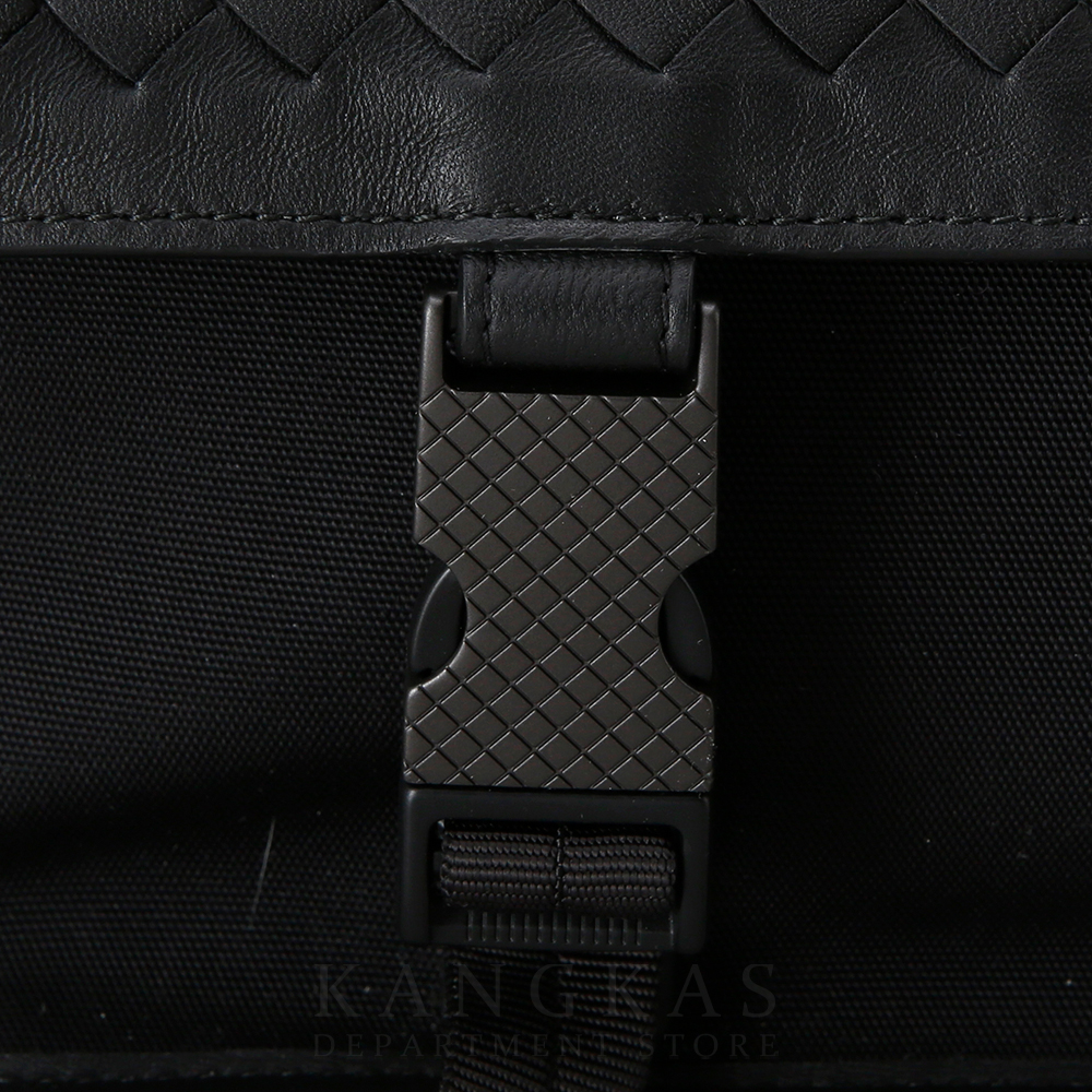 BOTTEGA VENETA(USED)보테가베네타 인트레치아토 플랩 나일론 메신저백