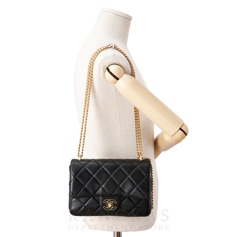 CHANEL(NEW)샤넬 시즌 체인숄더 (새상품) NEW PRODUCT