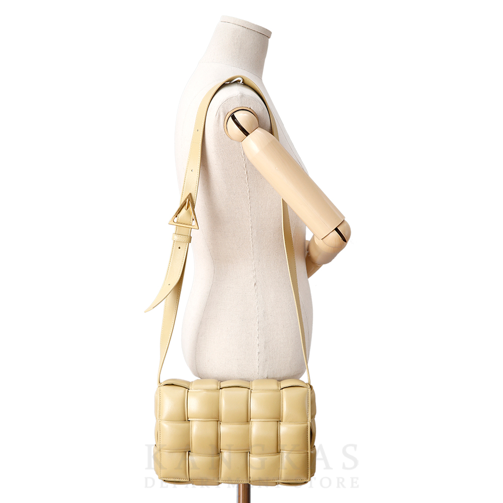 BOTTEGA VENETA(USED)보테가베네타 패딩 카세트백