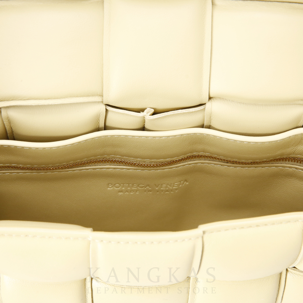 BOTTEGA VENETA(USED)보테가베네타 패딩 카세트백