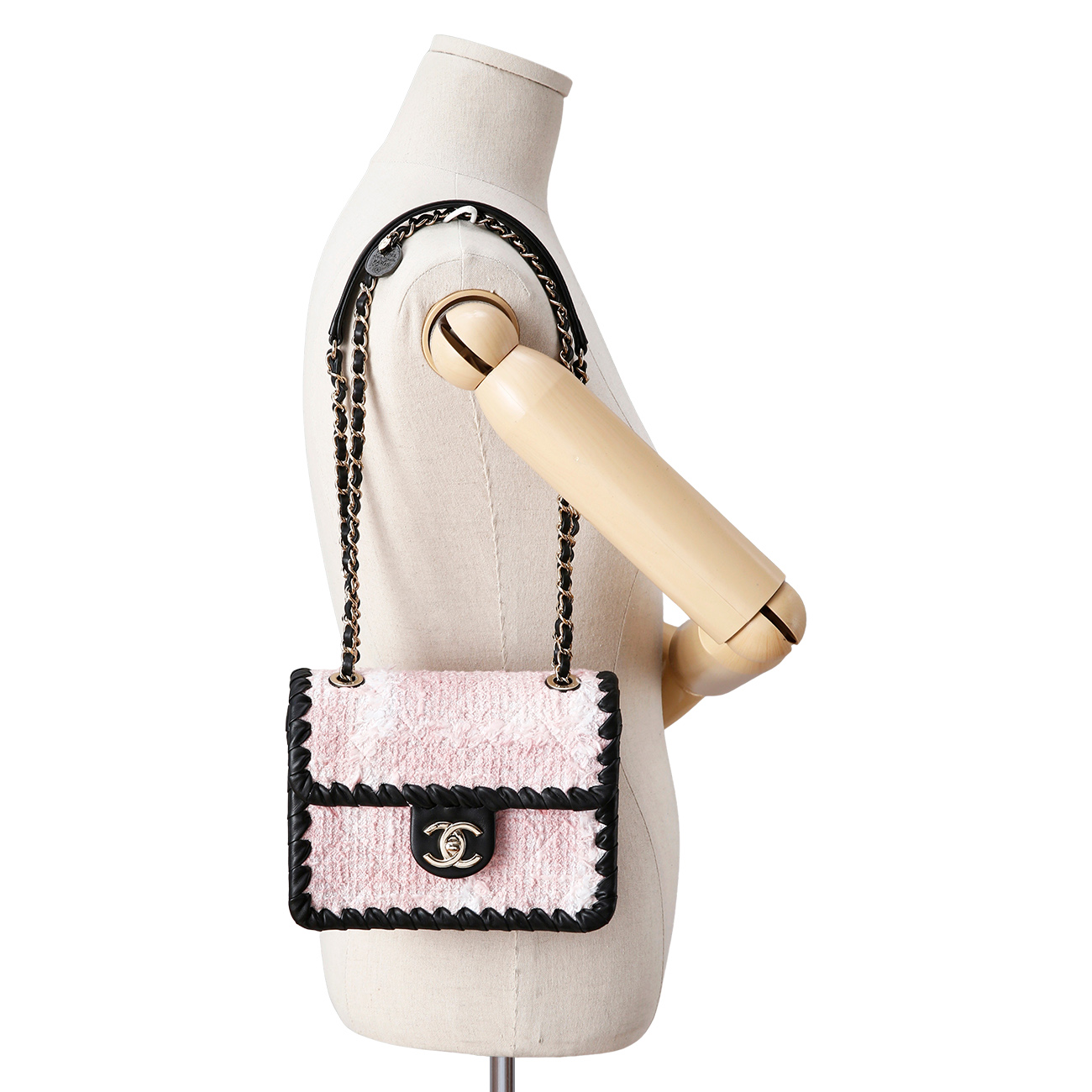 CHANEL(NEW)샤넬 시즌 체인숄더 (새상품) NEW PRODUCT