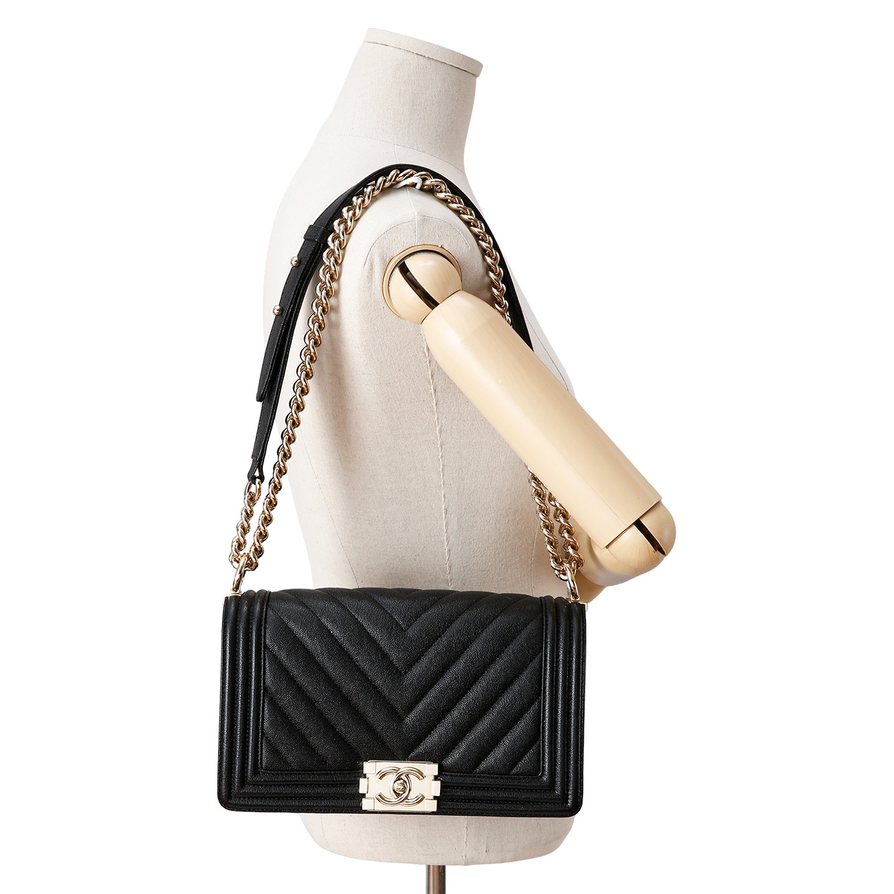 CHANEL(USED)샤넬 캐비어 보이샤넬 쉐브론 미듐