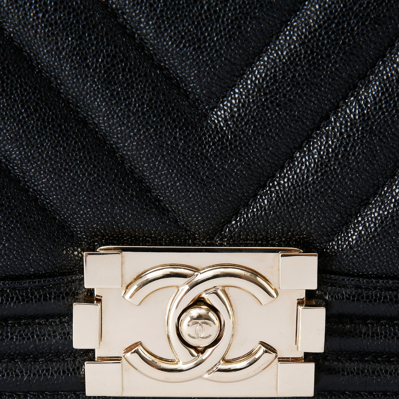 CHANEL(USED)샤넬 캐비어 보이샤넬 쉐브론 미듐