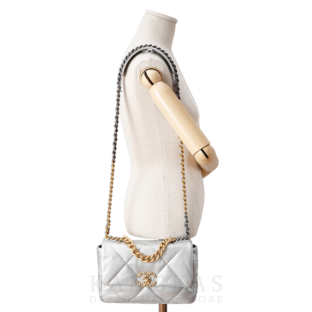 CHANEL(USED)샤넬 19백 스몰 실버
