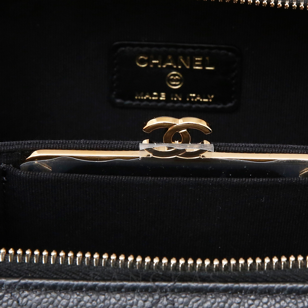CHANEL(NEW)샤넬 캐비어 코스메틱 미니 탑 핸들백 (새상품) NEW PRODUCT