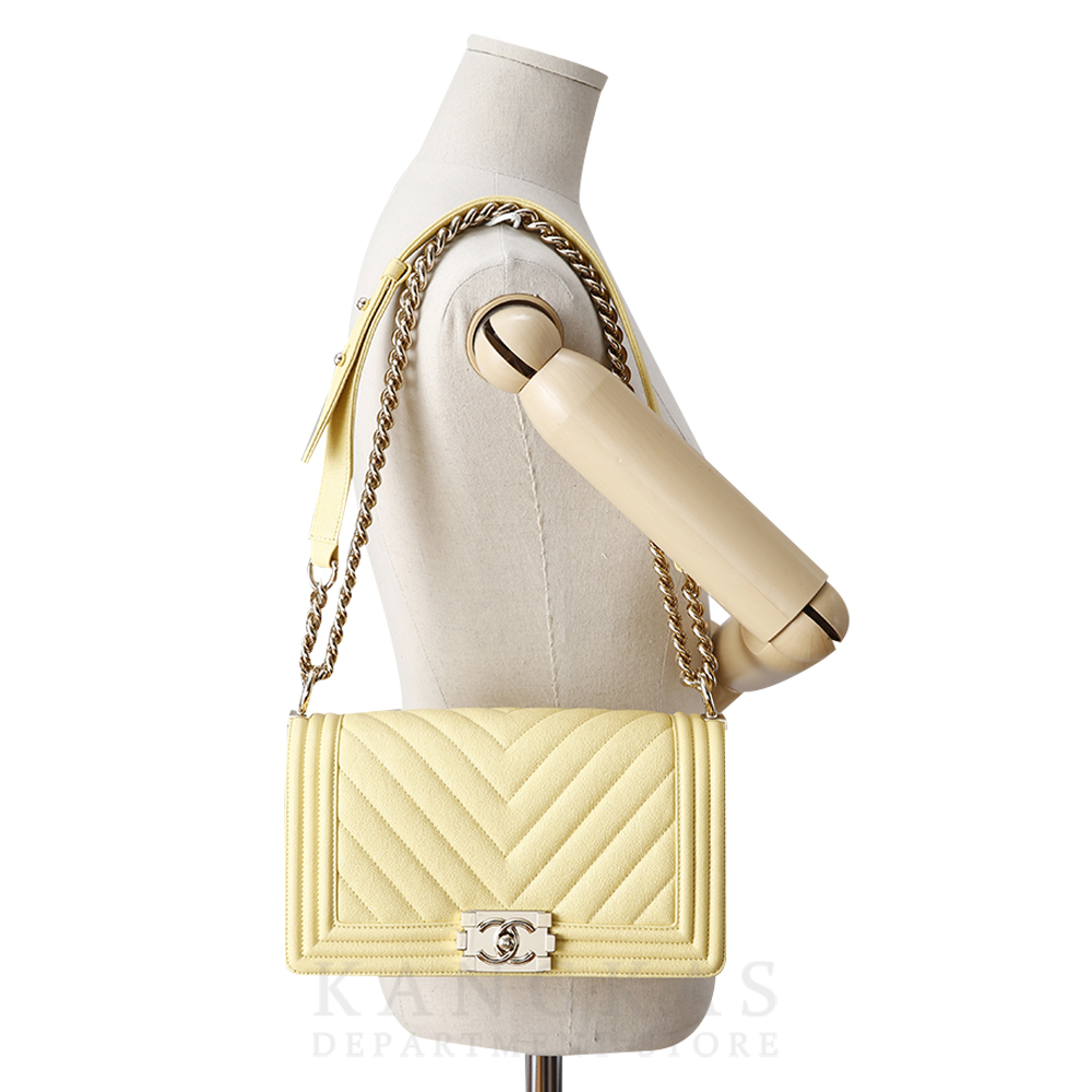 CHANEL(USED)샤넬 보이샤넬 쉐브론 미듐