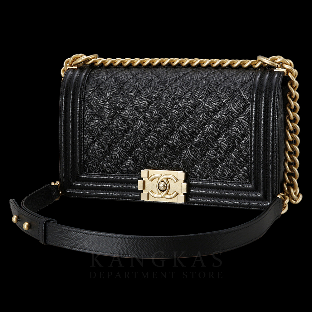 CHANEL(NEW)샤넬 보이샤넬 캐비어 미듐 금장 (새상품) NEW PRODUCT