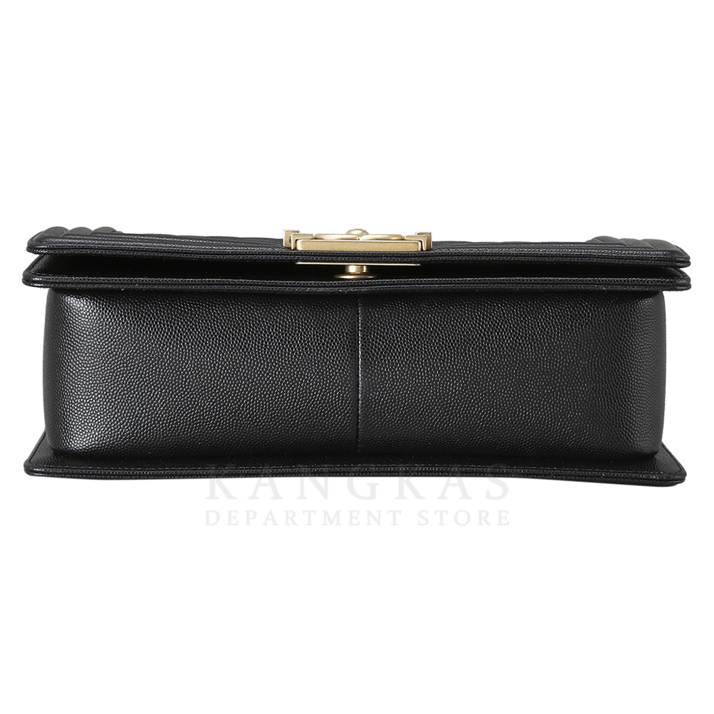 CHANEL(NEW)샤넬 보이샤넬 캐비어 미듐 금장 (새상품) NEW PRODUCT