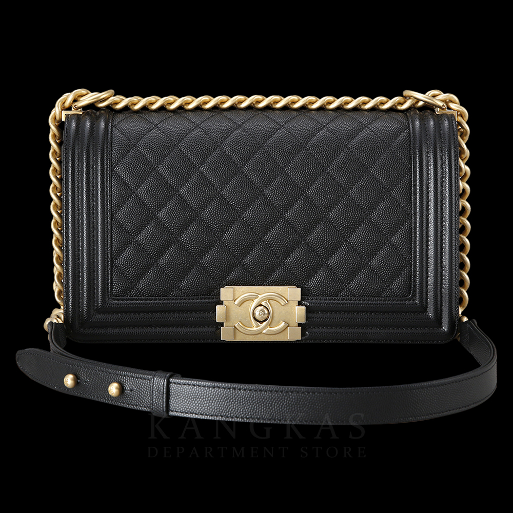 CHANEL(NEW)샤넬 보이샤넬 캐비어 미듐 금장 (새상품) NEW PRODUCT