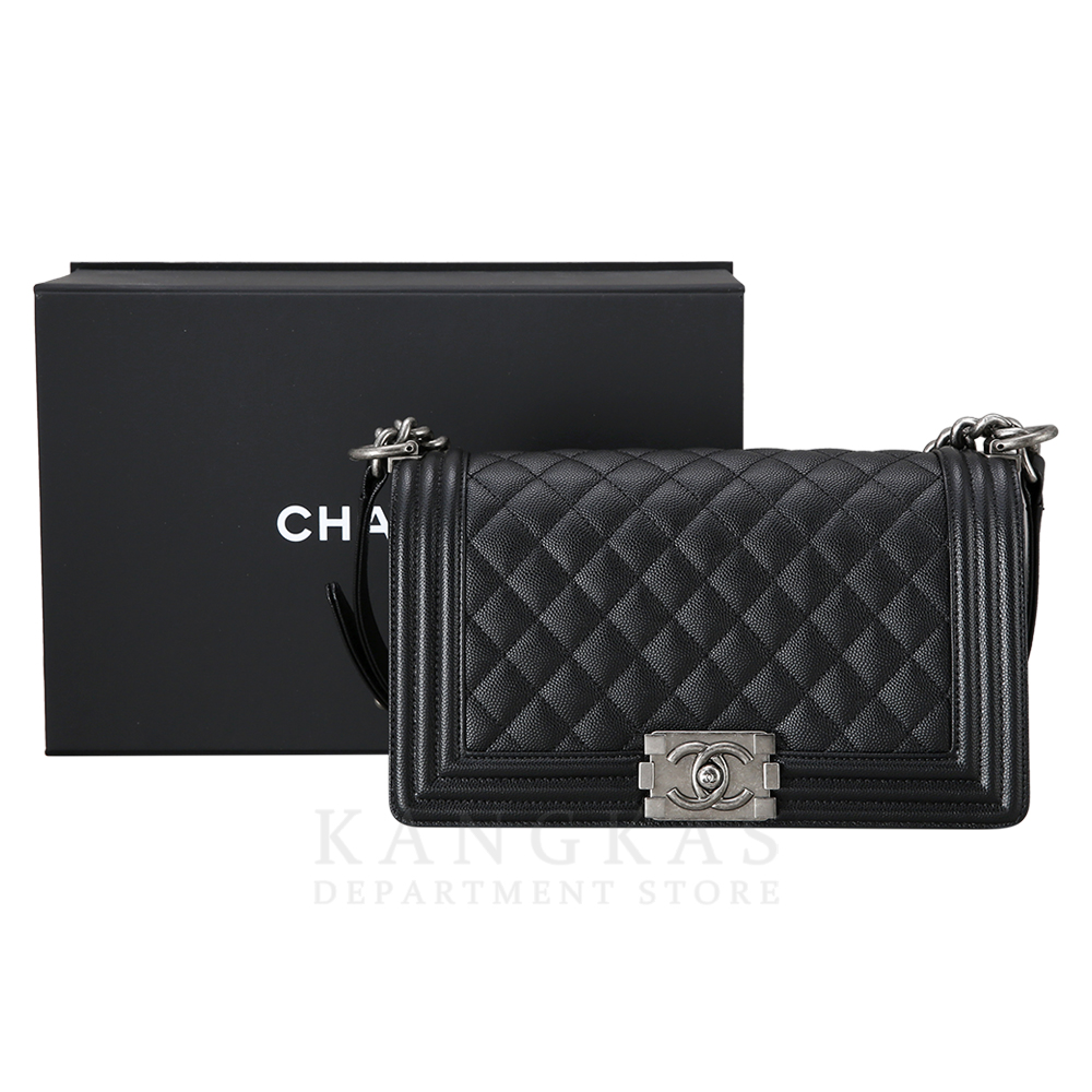 CHANEL(NEW)샤넬 보이샤넬 캐비어 미듐 은장 (새상품) NEW PRODUCT