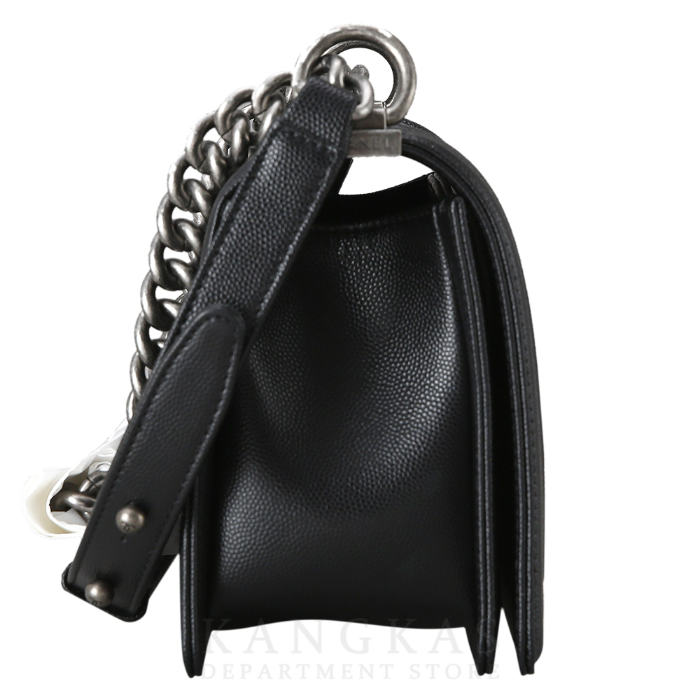 CHANEL(NEW)샤넬 보이샤넬 캐비어 미듐 은장 (새상품) NEW PRODUCT