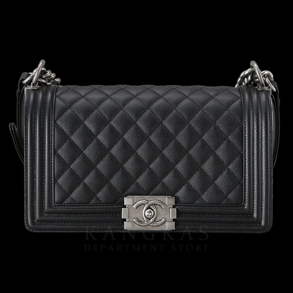 CHANEL(NEW)샤넬 보이샤넬 캐비어 미듐 은장 (새상품) NEW PRODUCT