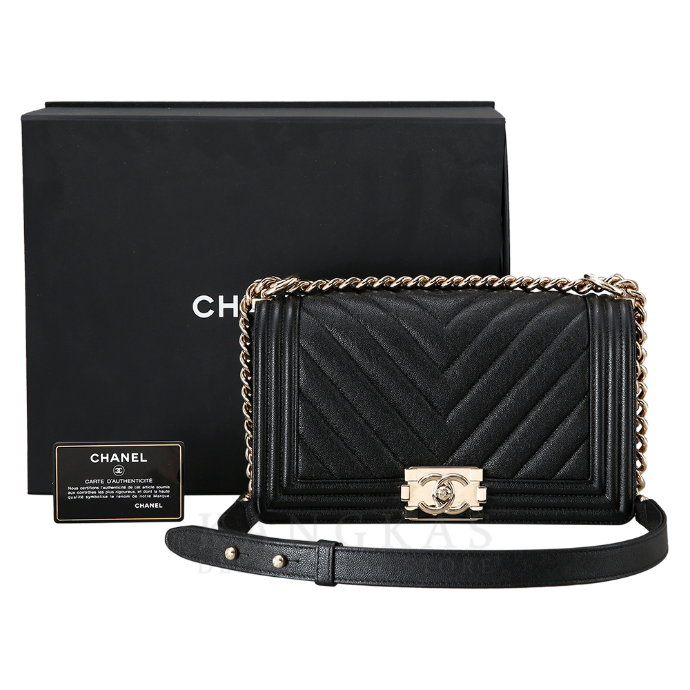 CHANEL(USED)샤넬 보이샤넬 캐비어 쉐브론 미듐