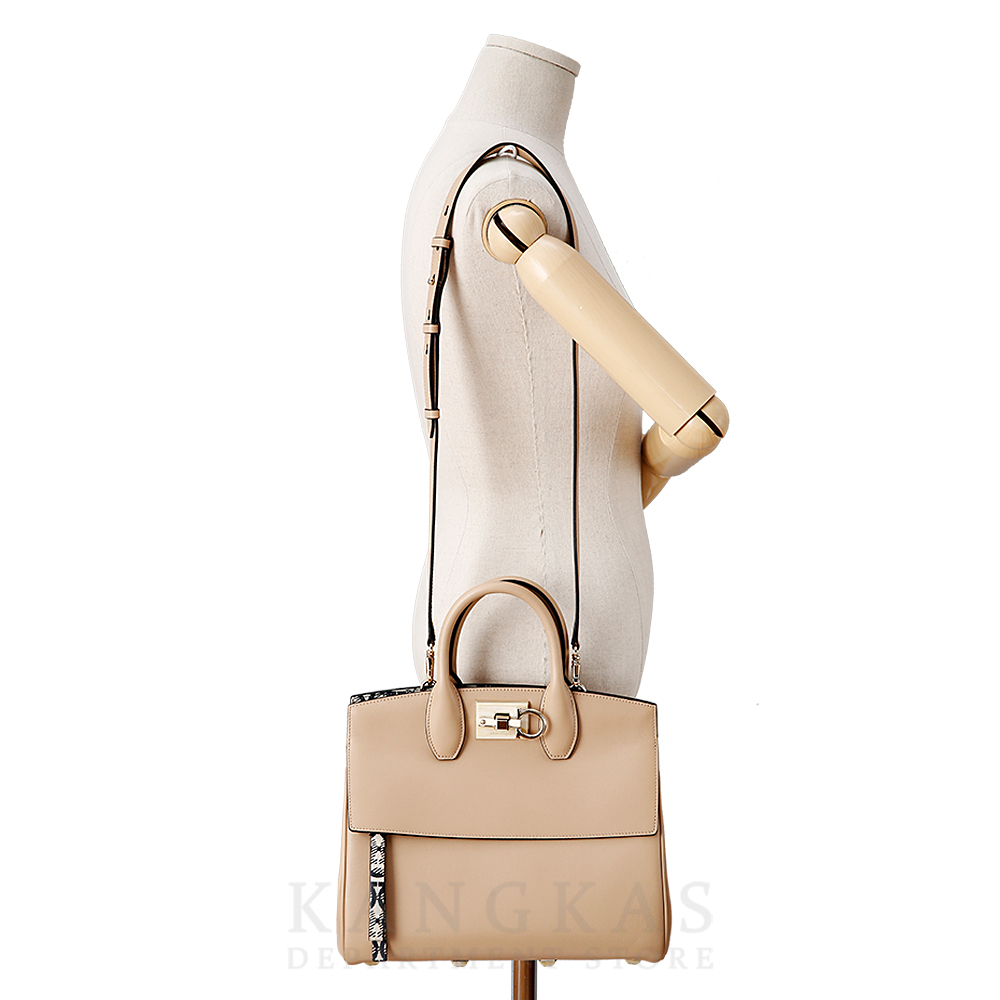 FERRAGAMO(USED)페레가모 간치니 스튜디오백