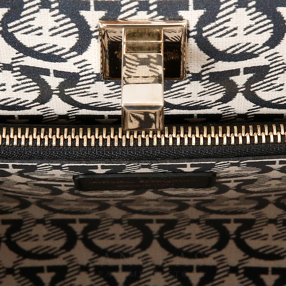 FERRAGAMO(USED)페레가모 간치니 스튜디오백