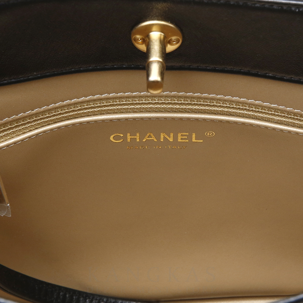 CHANEL(NEW)샤넬 시즌 체인 크로스백  (새상품) NEW PRODUCT