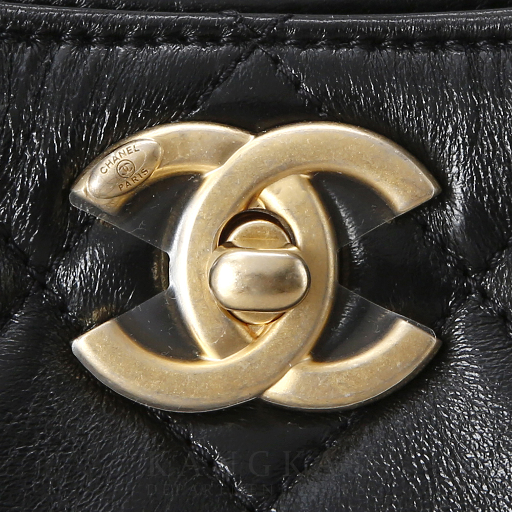 CHANEL(NEW)샤넬 시즌 체인 크로스백  (새상품) NEW PRODUCT