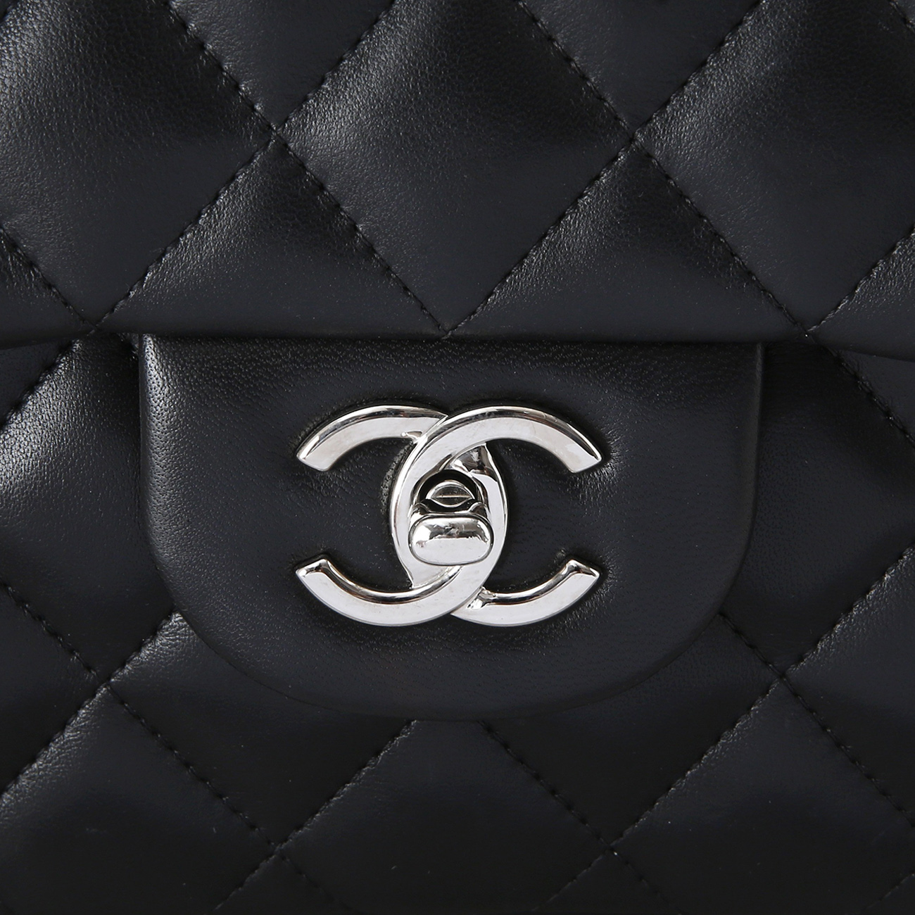 CHANEL(USED)샤넬 클래식 플랩백 램스킨 라지