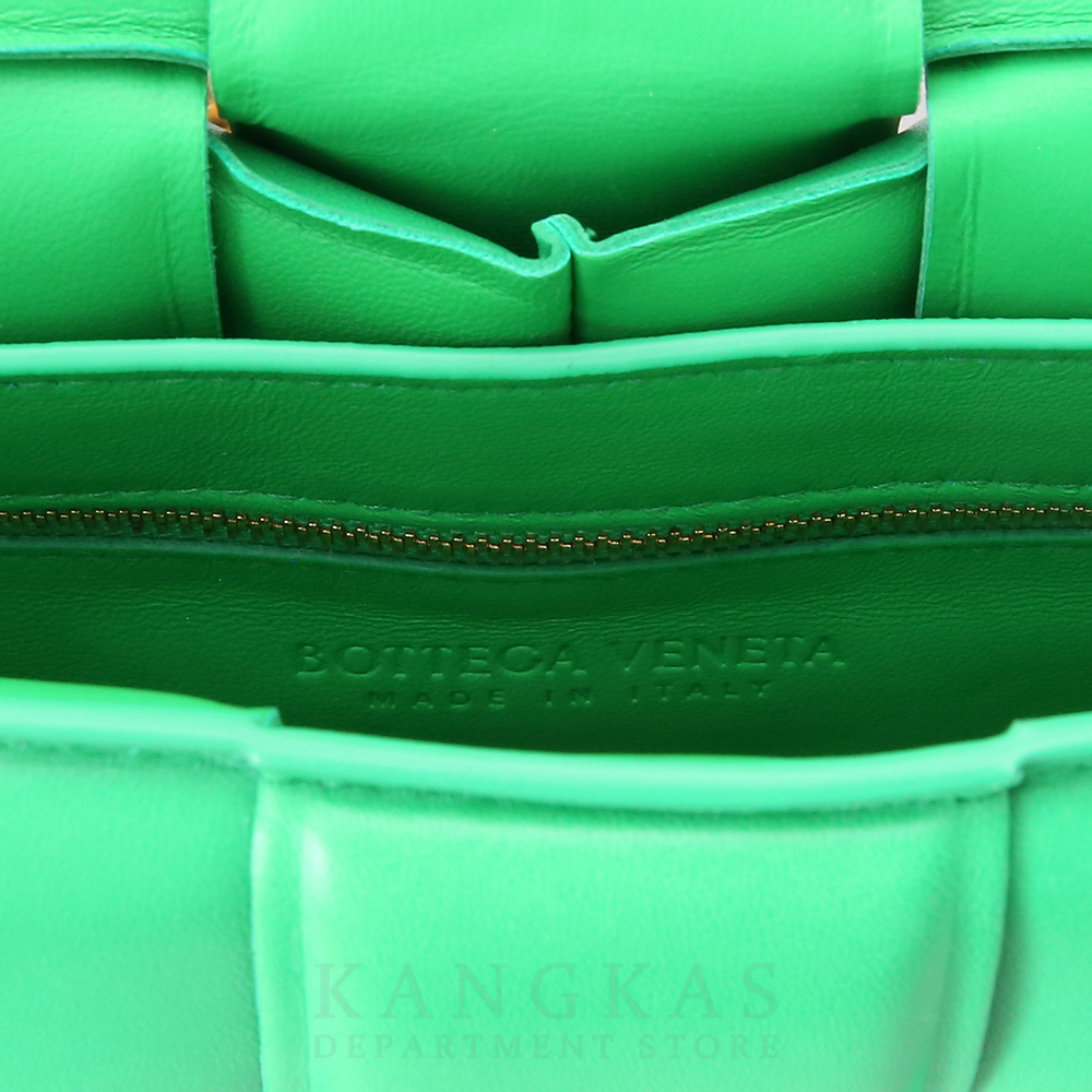 BOTTEGA VENETA(USED)보테가베네타 패딩 카세트 체인백