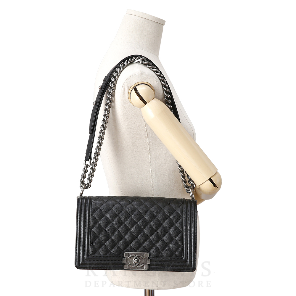 CHANEL(USED)샤넬 보이샤넬 캐비어 미듐 은장
