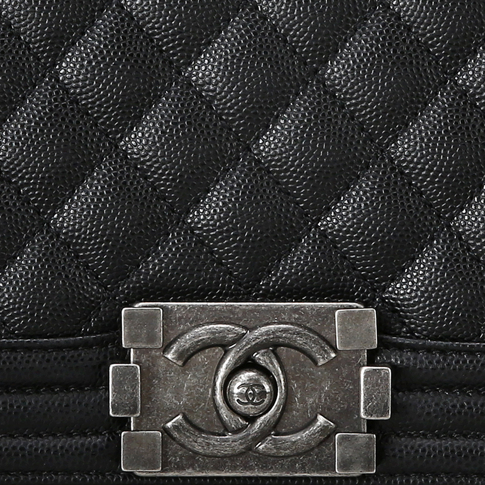CHANEL(USED)샤넬 보이샤넬 캐비어 미듐 은장