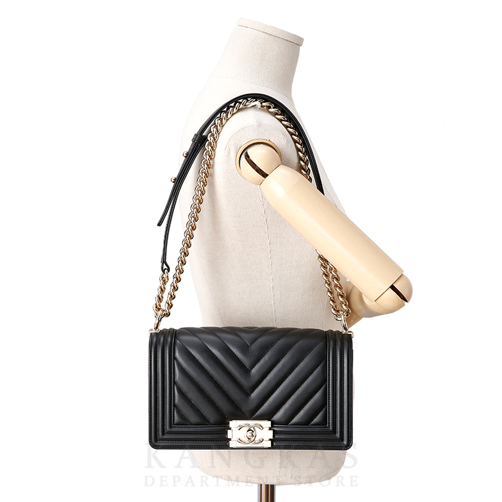 CHANEL(USED)샤넬 보이샤넬 쉐브론 램스킨 미듐