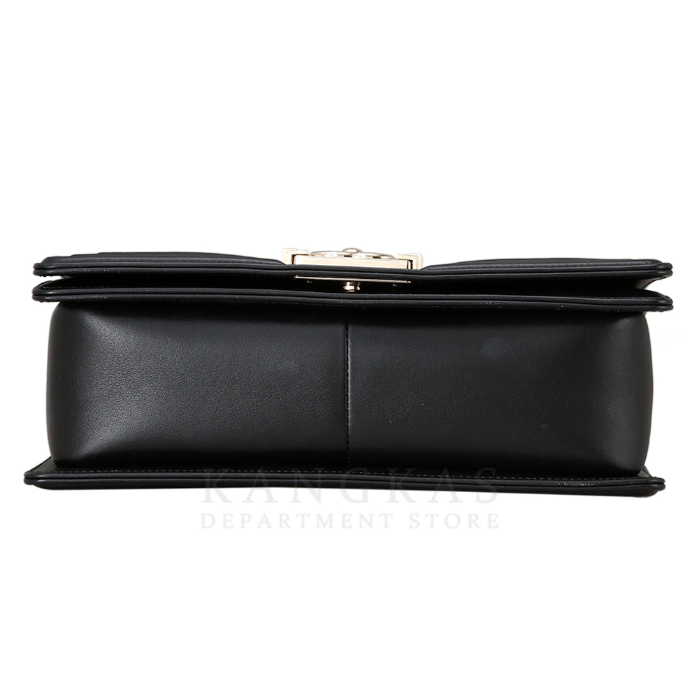 CHANEL(USED)샤넬 보이샤넬 쉐브론 램스킨 미듐