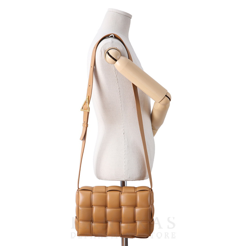 BOTTEGA VENETA(USED)보테가베네타 패딩 카세트백