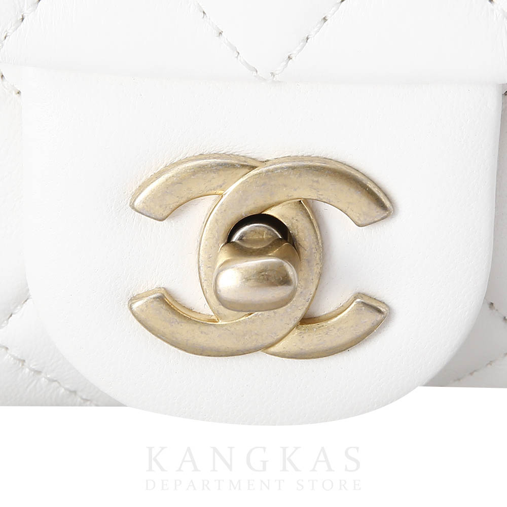 CHANEL(USED)샤넬 클래식 뉴미니 골든볼 화이트