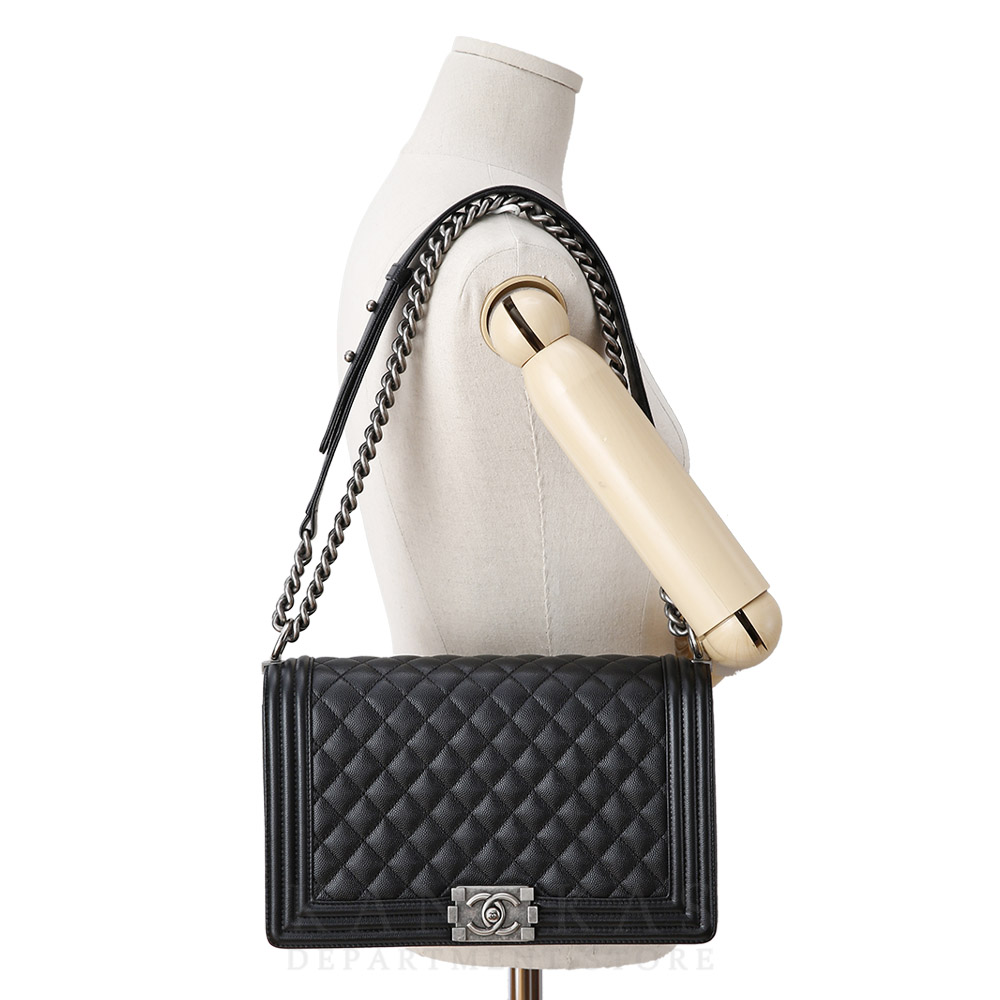 CHANEL(USED)샤넬 캐비어 보이샤넬 뉴미듐