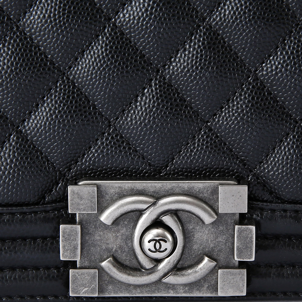 CHANEL(USED)샤넬 캐비어 보이샤넬 뉴미듐