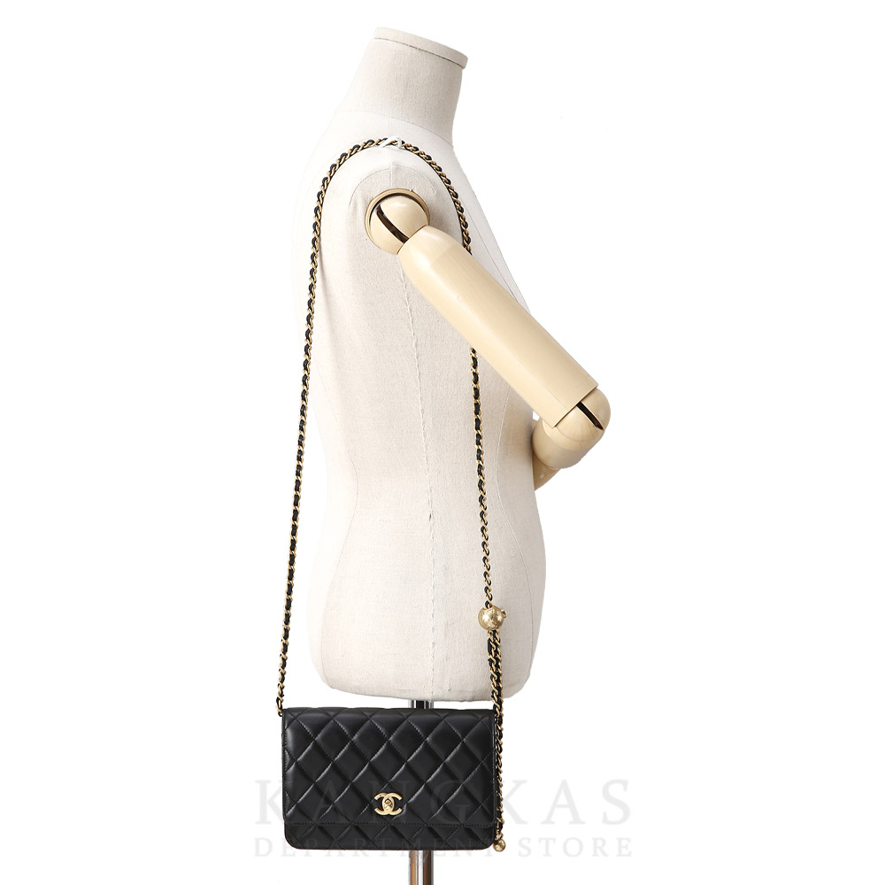 CHANEL(USED)샤넬 클래식 램스킨 골든볼 WOC