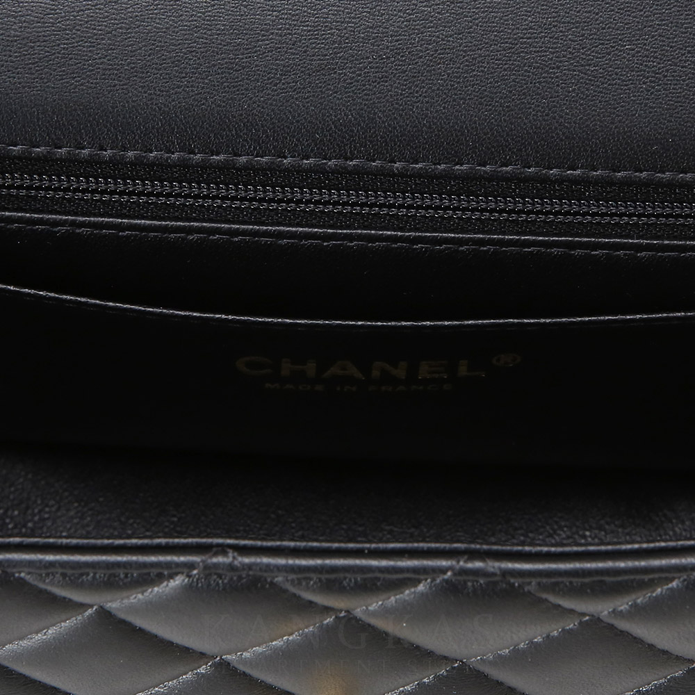 CHANEL(NEW)샤넬 클래식 램스킨 뉴미니 탑핸들 (새상품) NEW PRODUCT