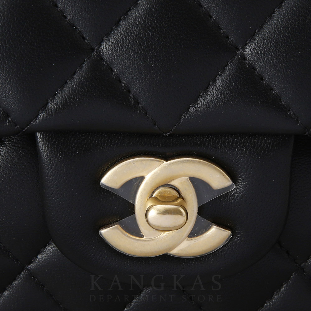 CHANEL(NEW)샤넬 클래식 램스킨 뉴미니 탑핸들 (새상품) NEW PRODUCT