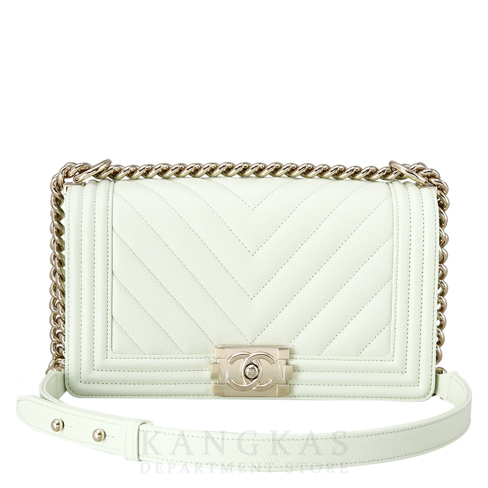 CHANEL(NEW)샤넬 보이샤넬 쉐브론 미듐 (새상품) NEW PRODUCT
