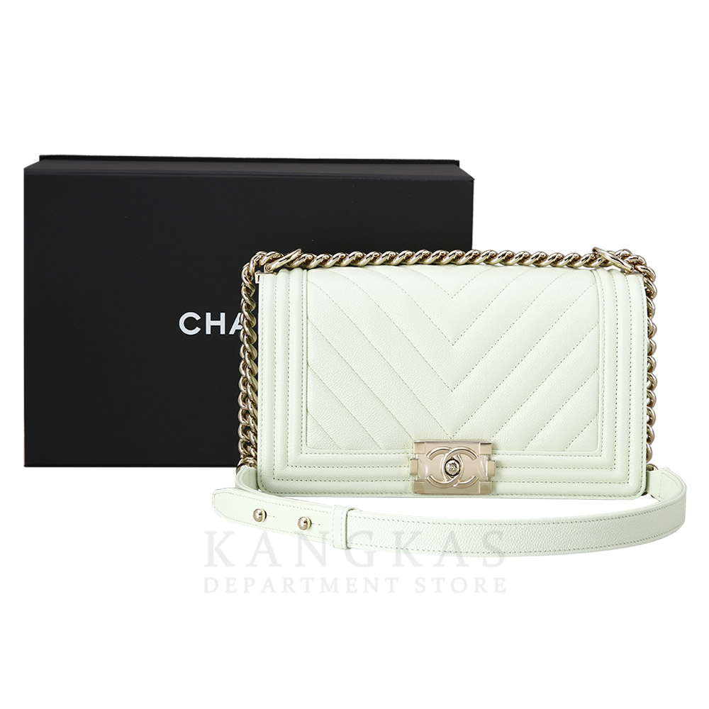 CHANEL(NEW)샤넬 보이샤넬 쉐브론 미듐 (새상품) NEW PRODUCT