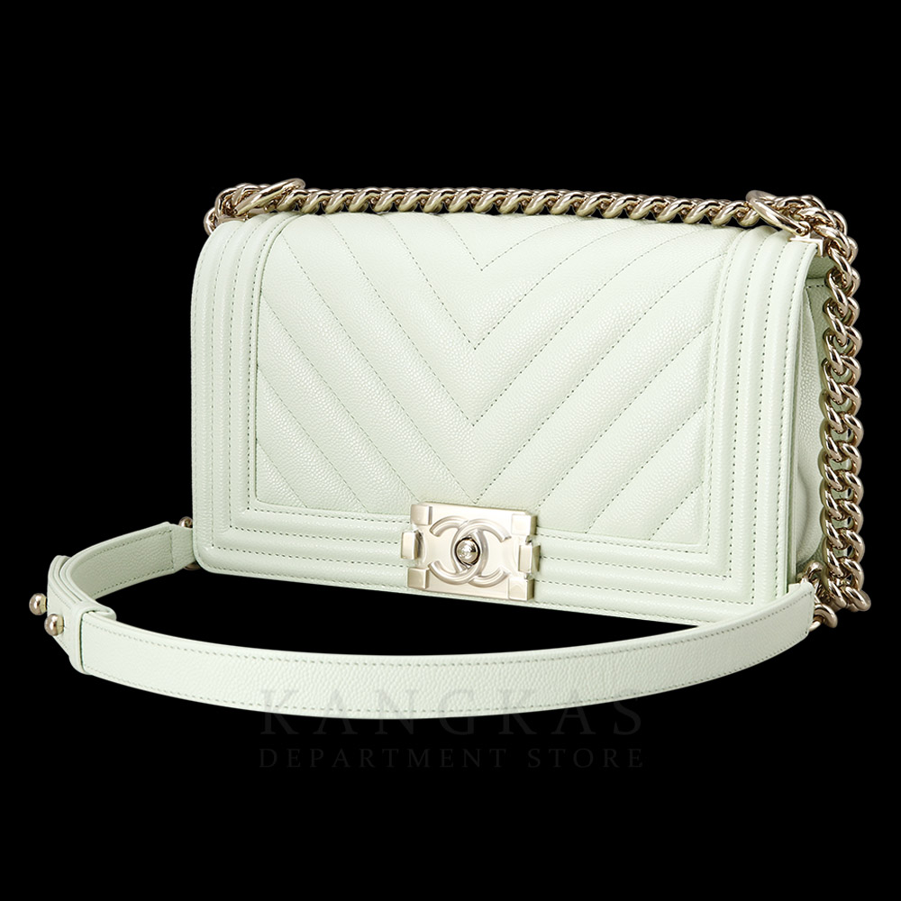CHANEL(NEW)샤넬 보이샤넬 쉐브론 미듐 (새상품) NEW PRODUCT