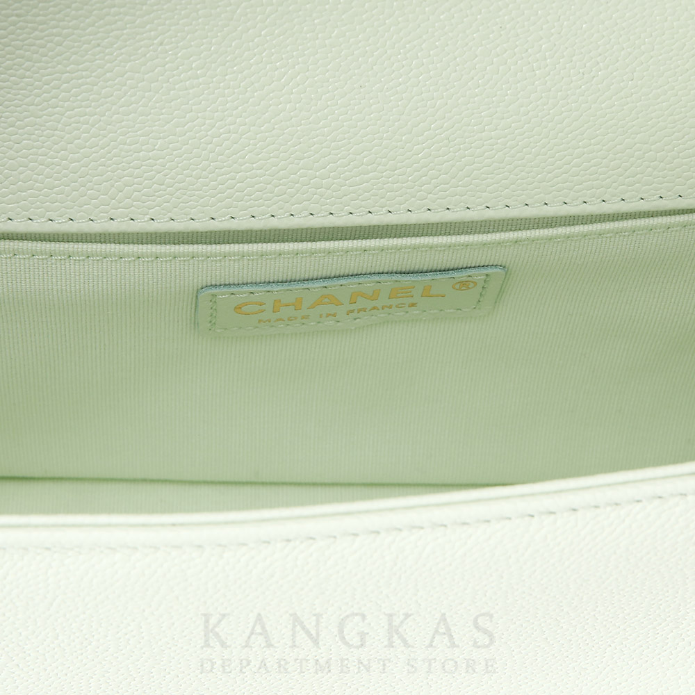 CHANEL(NEW)샤넬 보이샤넬 쉐브론 미듐 (새상품) NEW PRODUCT