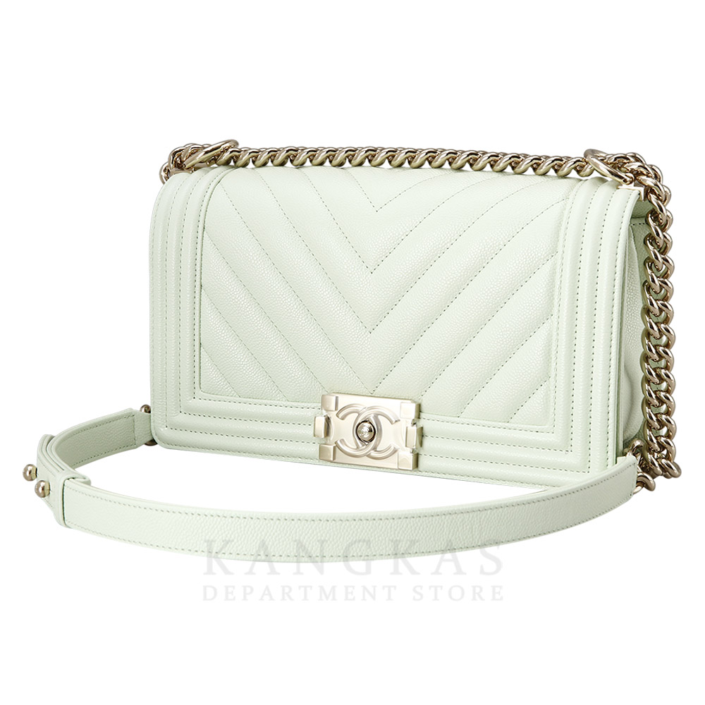 CHANEL(NEW)샤넬 보이샤넬 쉐브론 미듐 (새상품) NEW PRODUCT