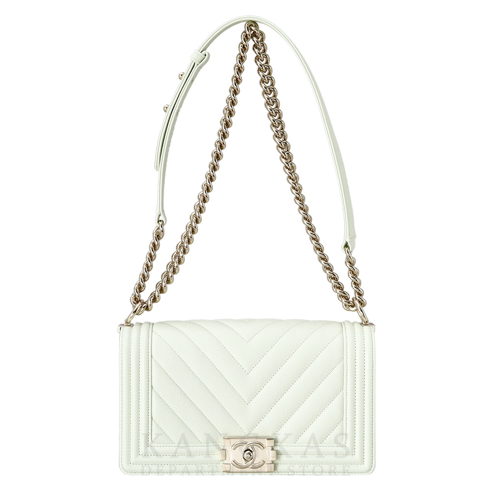 CHANEL(NEW)샤넬 보이샤넬 쉐브론 미듐 (새상품) NEW PRODUCT