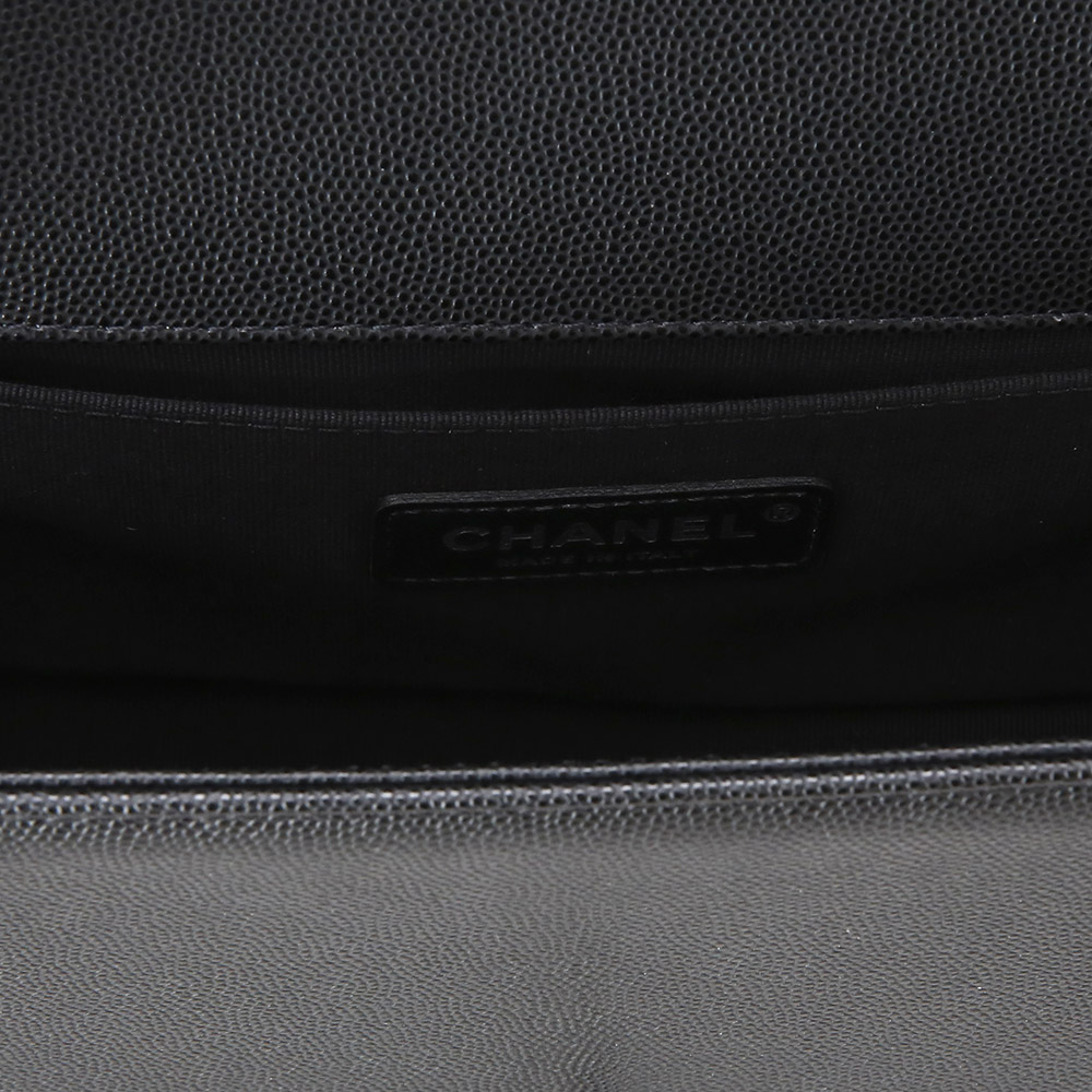 CHANEL(NEW)샤넬 보이샤넬 캐비어 미듐 (새상품) NEW PRODUCT