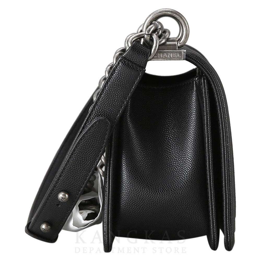 CHANEL(NEW)샤넬 보이샤넬 캐비어 미듐 (새상품) NEW PRODUCT