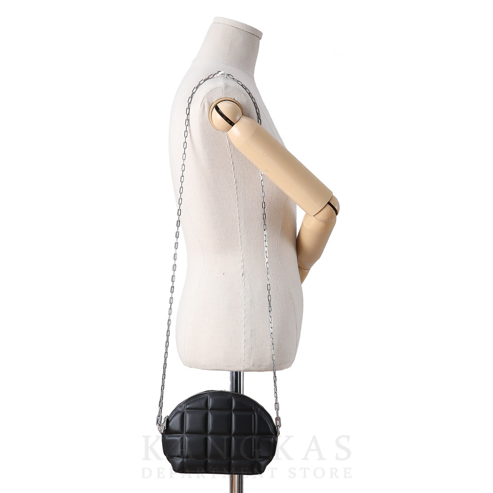 BOTTEGA VENETA(USED)보테가베네타 패디드 하프 문 체인 크로스백