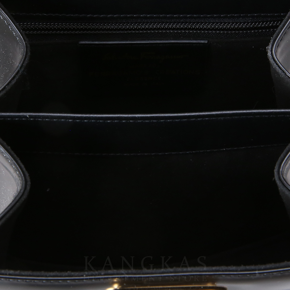 FERRAGAMO(USED)페레가모 켈리 탑 핸들백