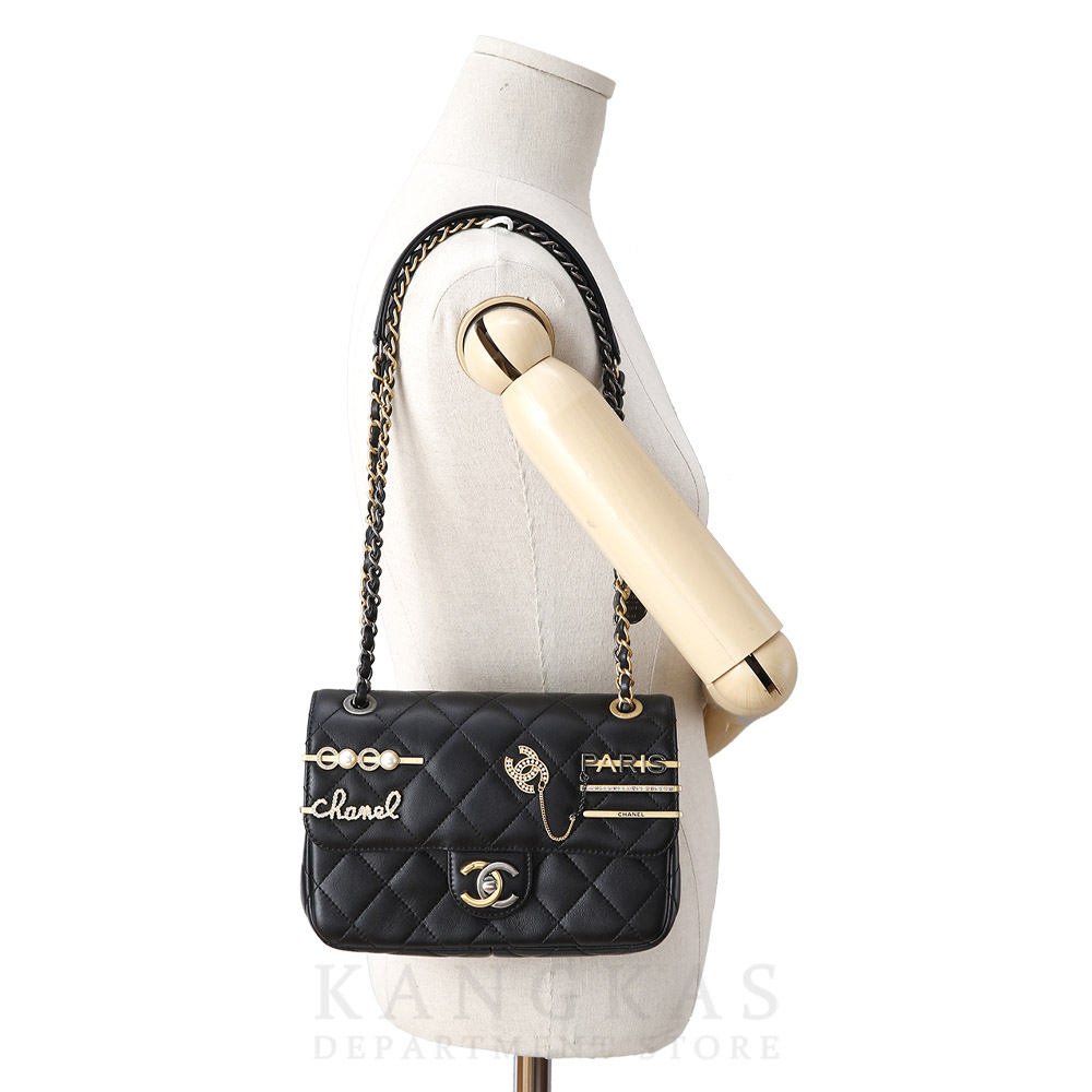 CHANEL(USED)샤넬 참 장식 미니 플랩백 블랙